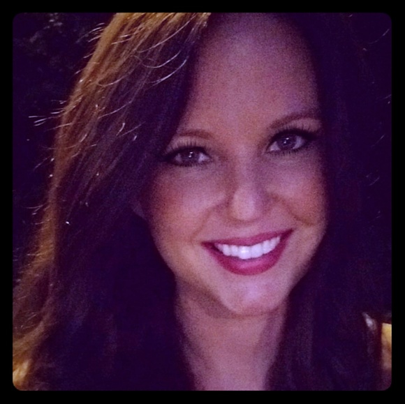 Meet your Posher, Kristina - Picture 2 of 2